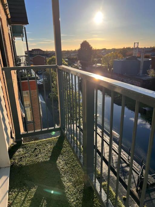 Lincoln View Sleeps 4 Balcony Self Check-In Apartment ภายนอก รูปภาพ