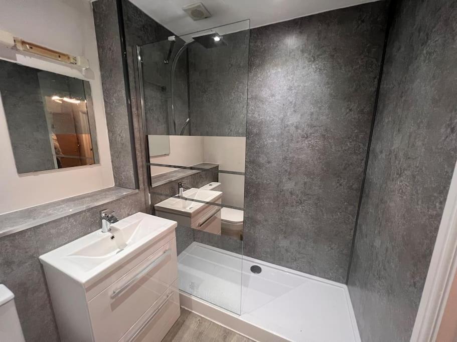 Lincoln View Sleeps 4 Balcony Self Check-In Apartment ภายนอก รูปภาพ