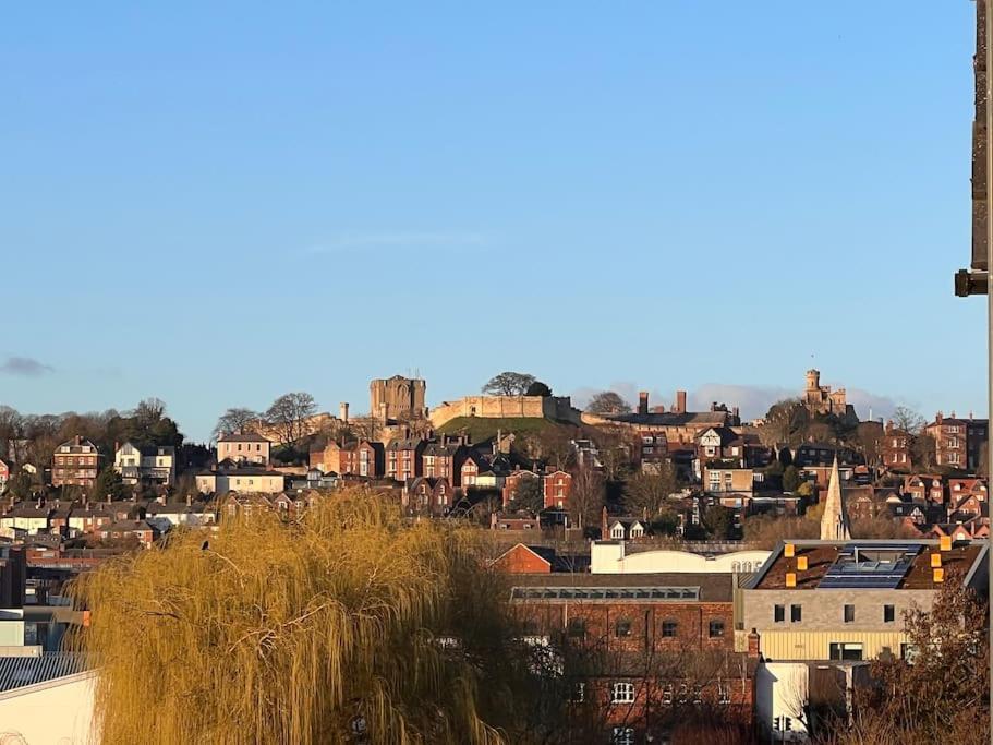 Lincoln View Sleeps 4 Balcony Self Check-In Apartment ภายนอก รูปภาพ