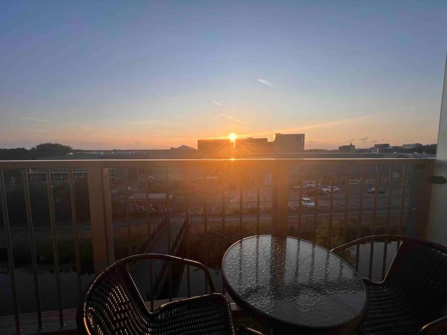 Lincoln View Sleeps 4 Balcony Self Check-In Apartment ภายนอก รูปภาพ
